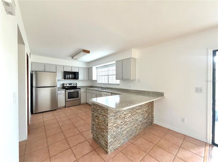 Image No.3-2 Bed Townhouse for sale