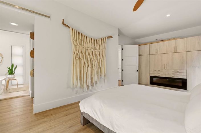 Image No.8-4 Bed House for sale