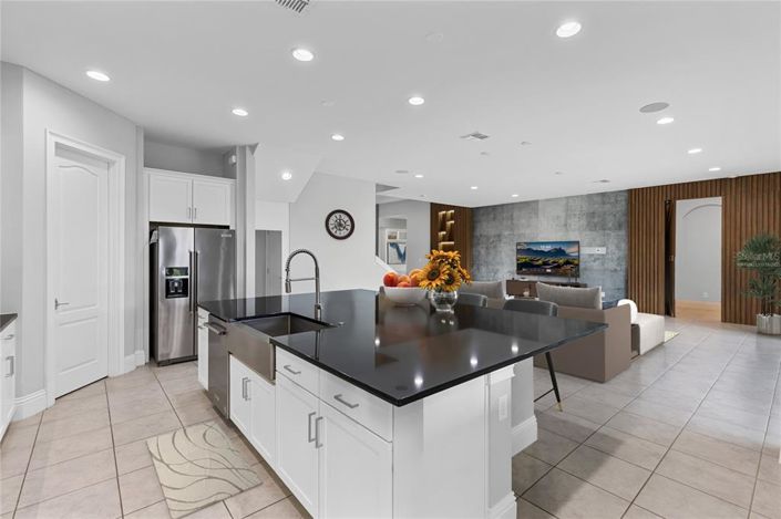 Image No.14-5 Bed House for sale