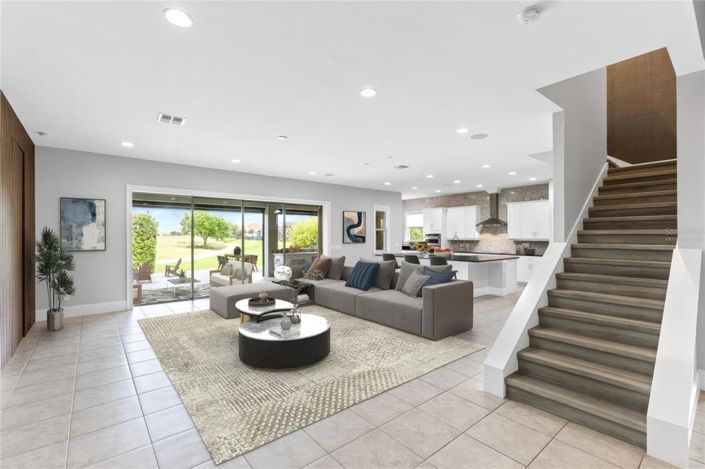 Image No.16-5 Bed House for sale