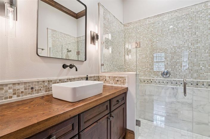 Image No.20-5 Bed House for sale