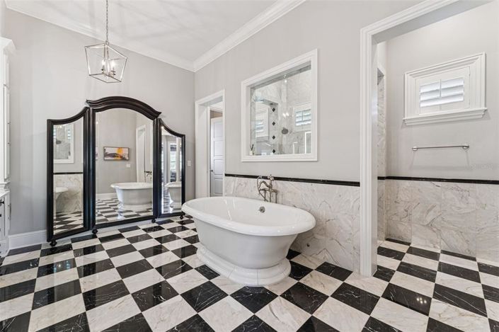 Image No.42-5 Bed House for sale
