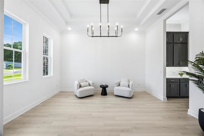 Image No.5-6 Bed House for sale
