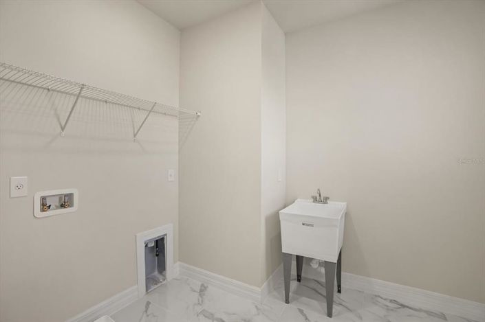 Image No.48-6 Bed House for sale