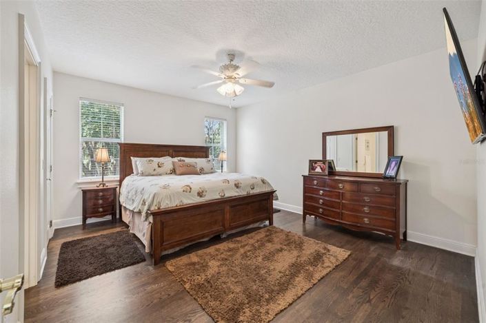 Image No.35-5 Bed House for sale
