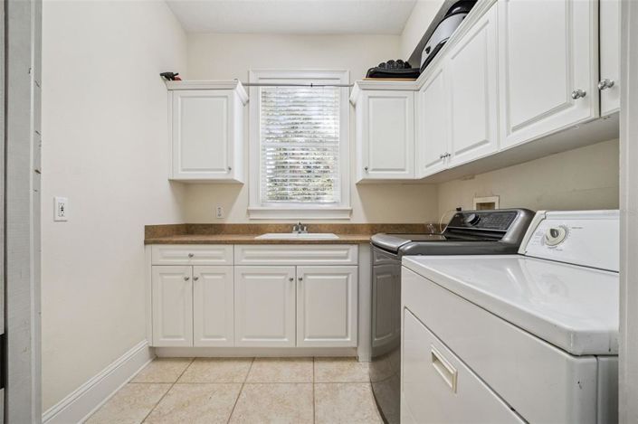 Image No.50-5 Bed House for sale