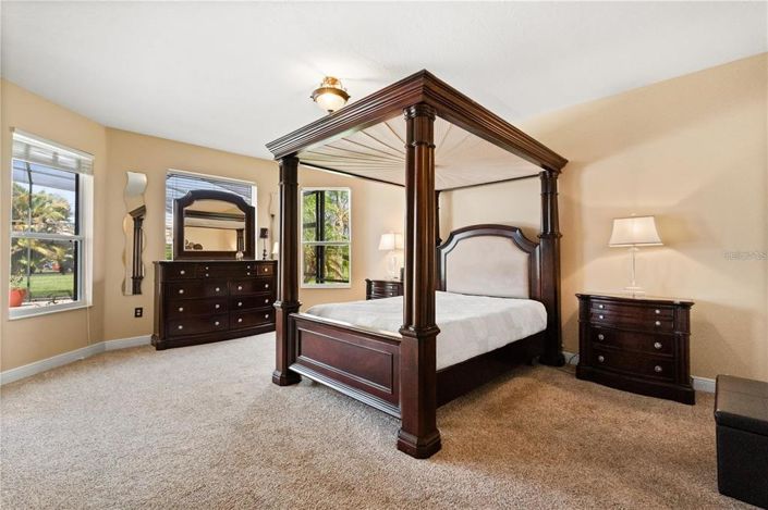 Image No.10-6 Bed House for sale