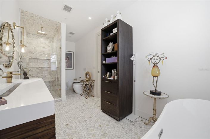 Image No.27-3 Bed Townhouse for sale