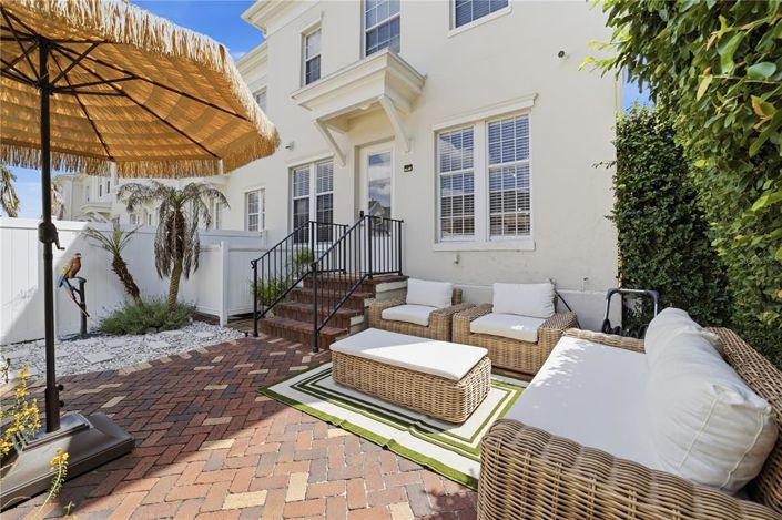 Image No.37-3 Bed Townhouse for sale