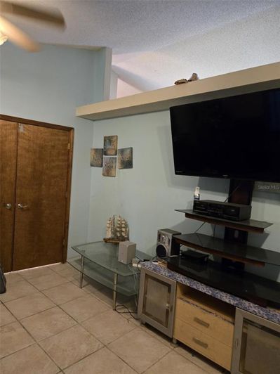 Image No.6-5 Bed House for sale