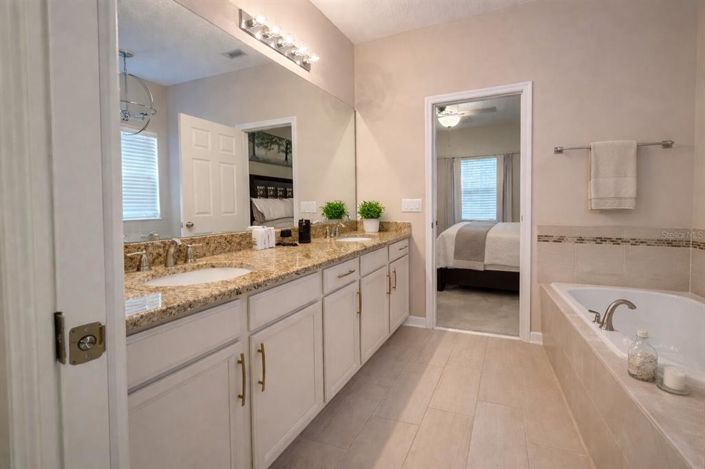 Image No.8-3 Bed Townhouse for sale