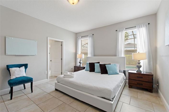 Image No.17-5 Bed House for sale