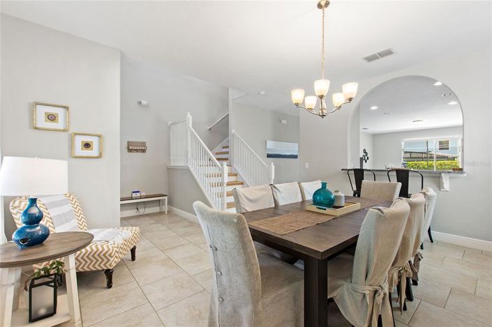 Image No.8-5 Bed House for sale