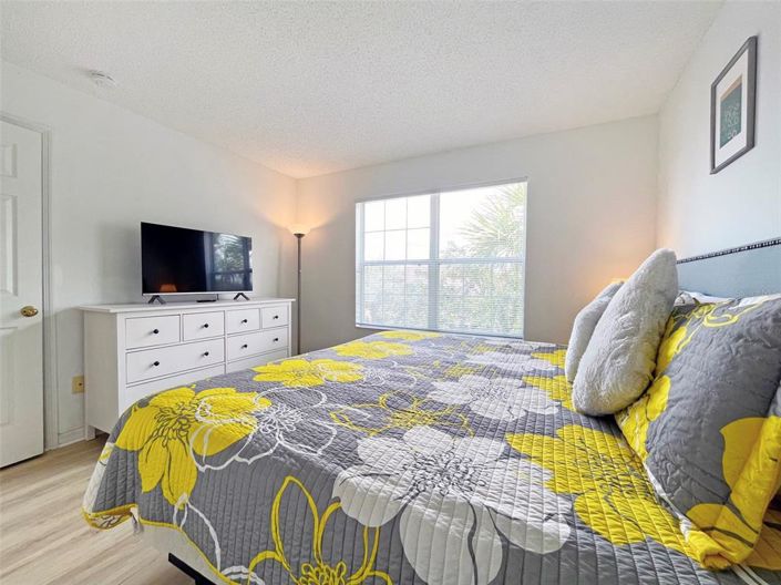 Image No.21-6 Bed House for sale