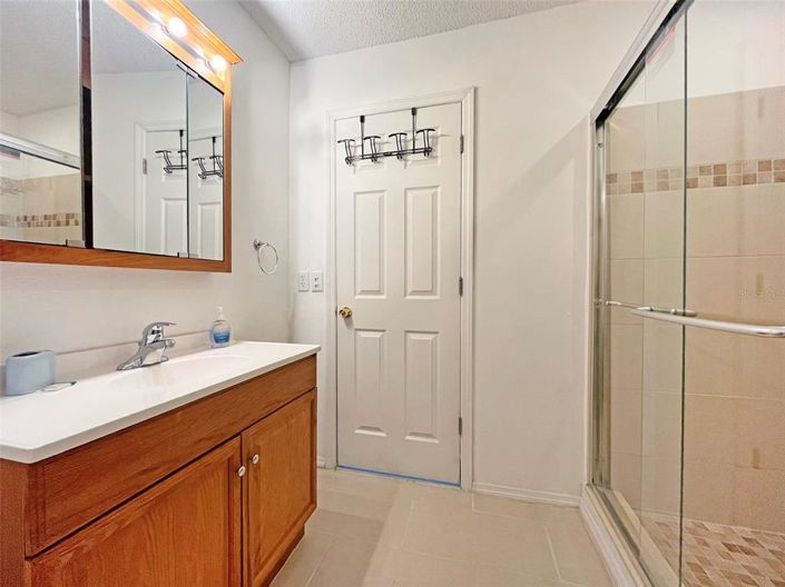 Image No.22-6 Bed House for sale