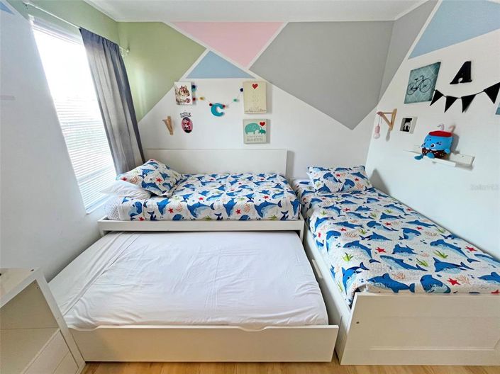 Image No.31-6 Bed House for sale