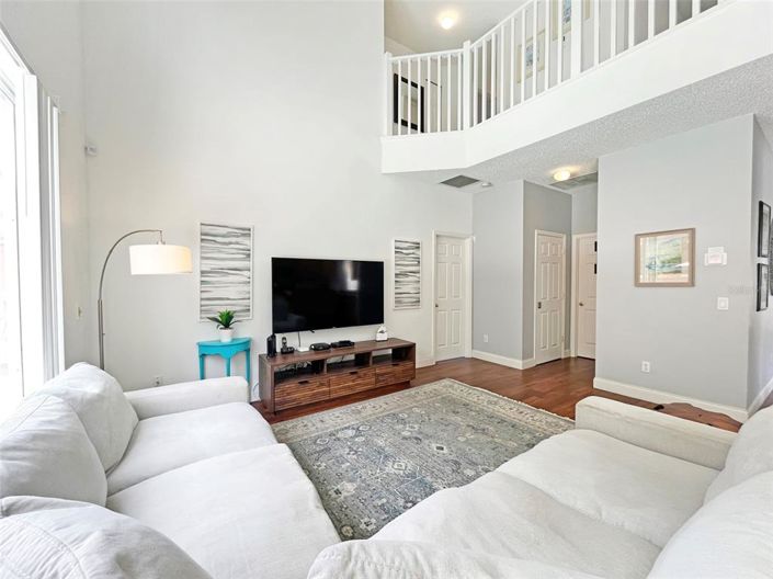 Image No.5-6 Bed House for sale