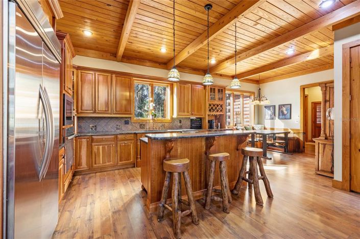 Image No.19-5 Bed House for sale