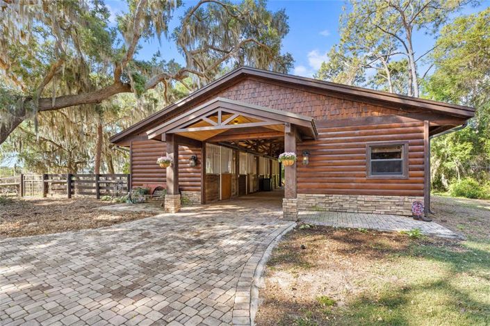 Image No.8-5 Bed House for sale