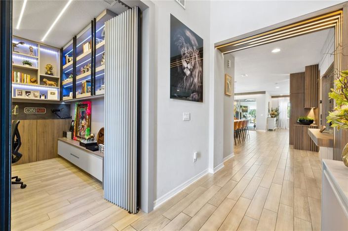 Image No.7-5 Bed House for sale