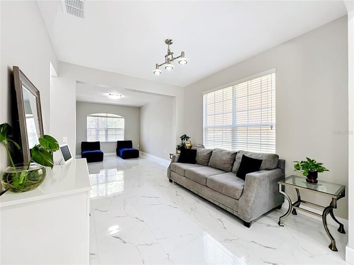 Image No.18-5 Bed House for sale