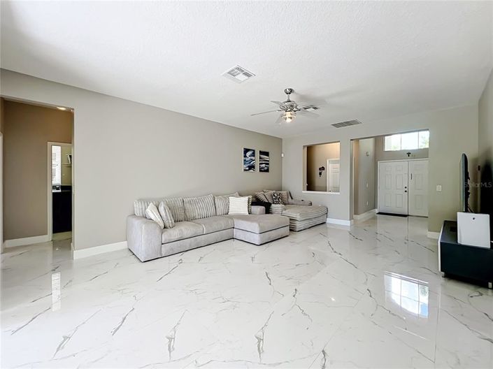 Image No.35-5 Bed House for sale