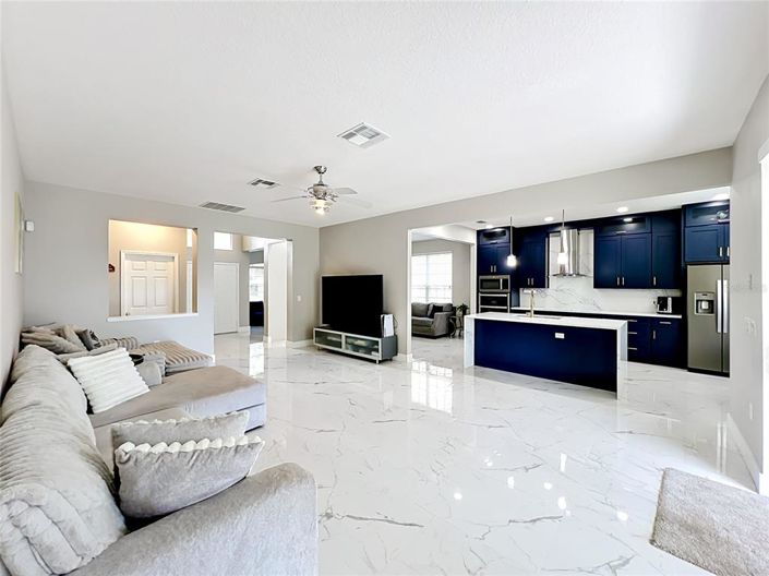 Image No.37-5 Bed House for sale