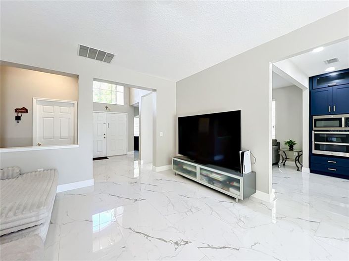 Image No.38-5 Bed House for sale