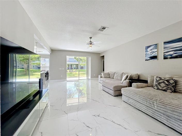 Image No.39-5 Bed House for sale