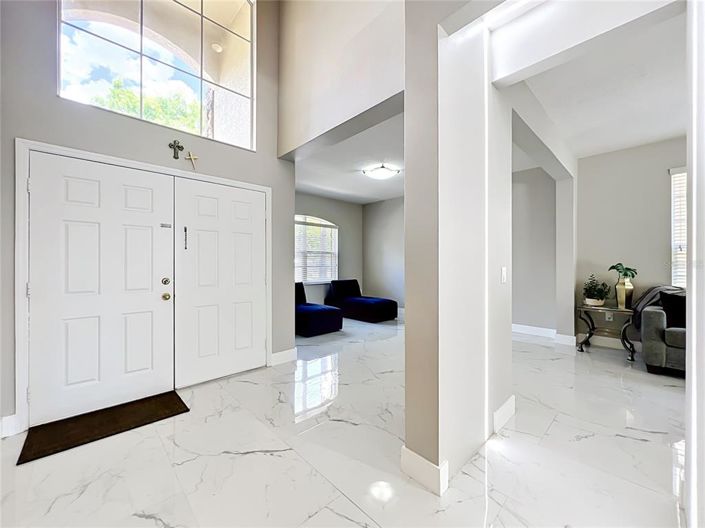 Image No.8-5 Bed House for sale