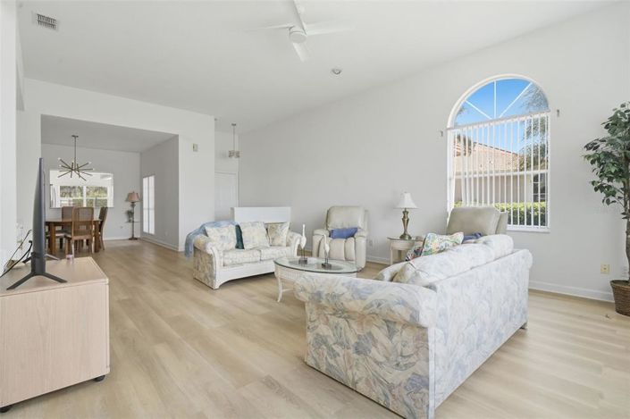 Image No.9-3 Bed Townhouse for sale