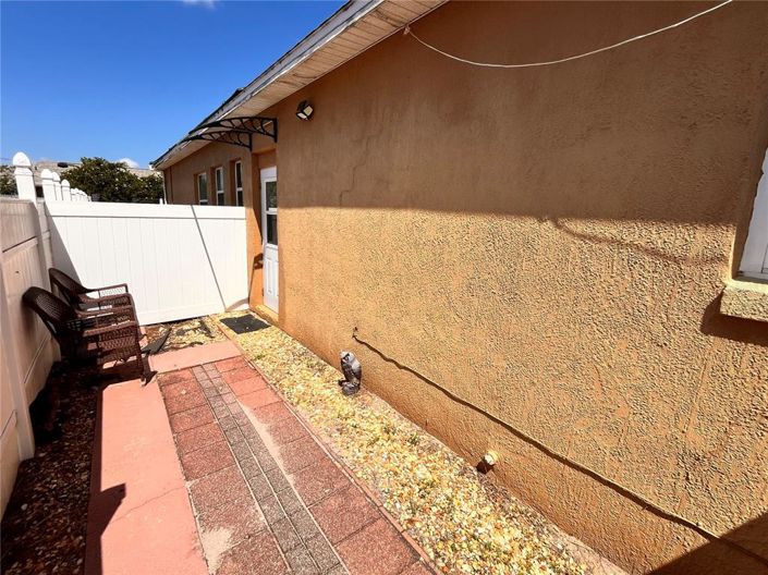 Image No.18-4 Bed House for sale