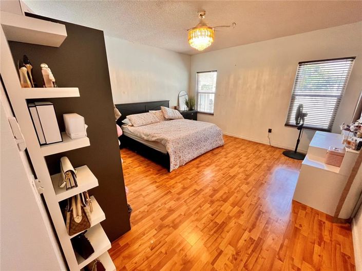 Image No.7-4 Bed House for sale