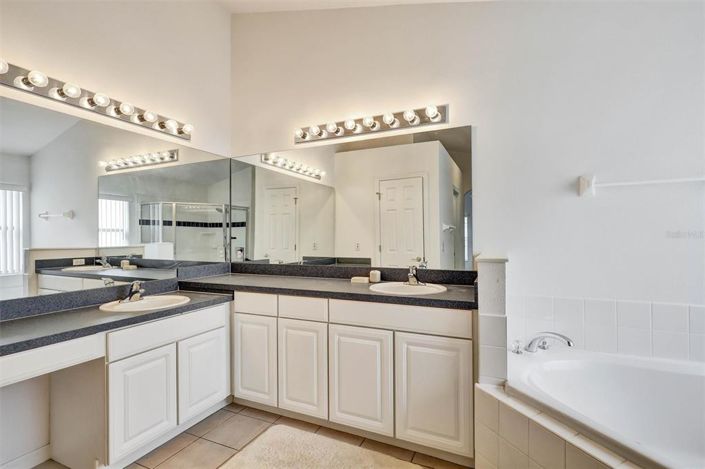 Image No.27-4 Bed House for sale