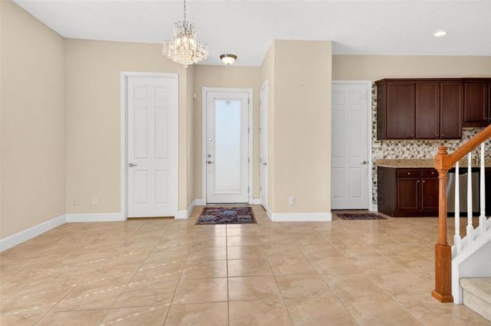 Image No.8-3 Bed Townhouse for sale