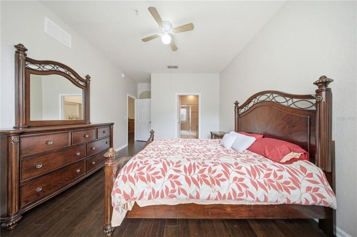 Image No.18-3 Bed Apartment for sale