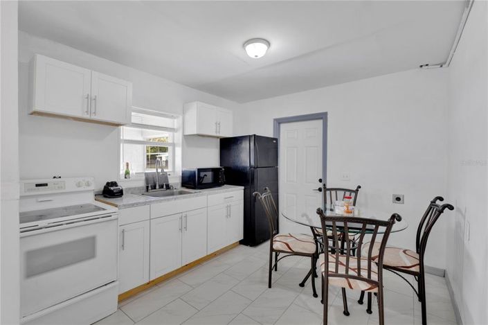Image No.4-2 Bed House for sale