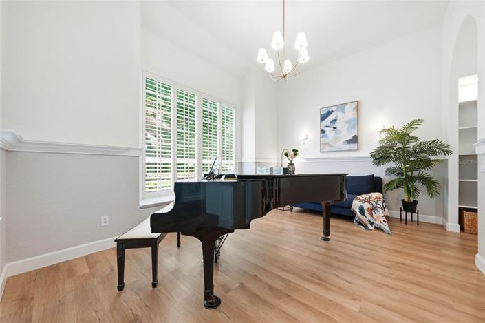Image No.3-4 Bed House for sale
