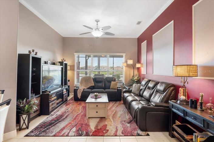 Image No.16-4 Bed House for sale