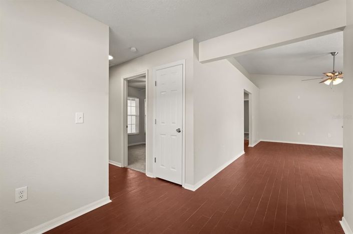 Image No.10-3 Bed House for sale