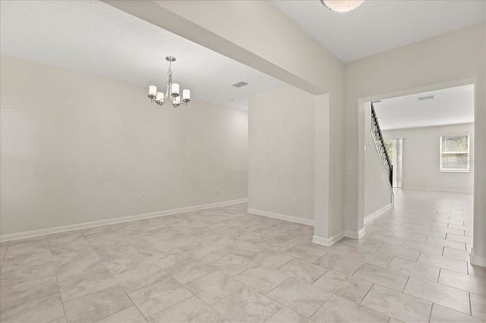 Image No.17-5 Bed House for sale