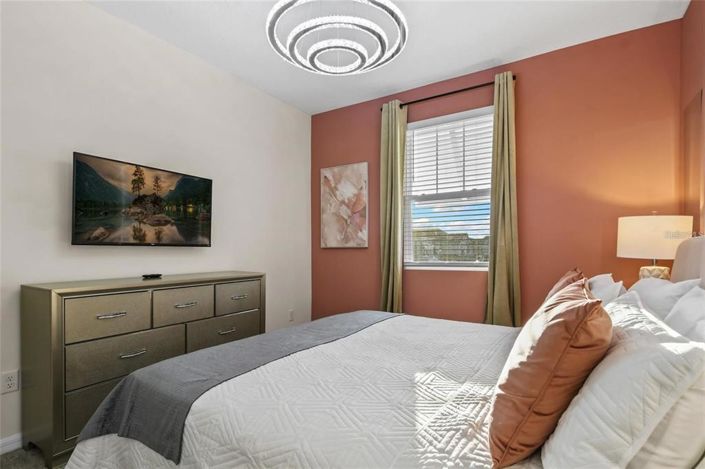 Image No.25-9 Bed House for sale