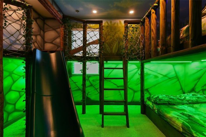 Image No.34-9 Bed House for sale