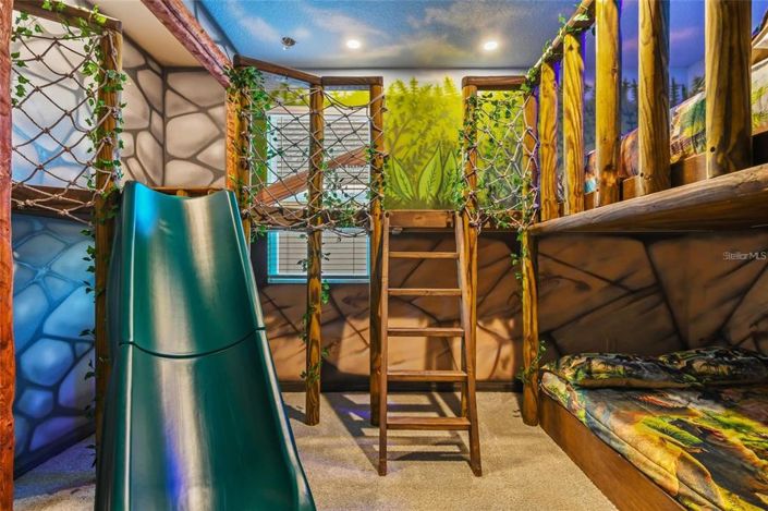 Image No.35-9 Bed House for sale