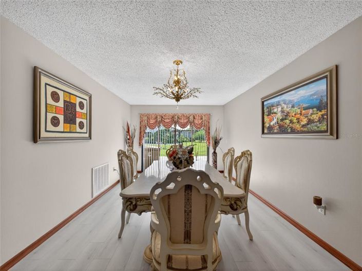 Image No.15-4 Bed House for sale