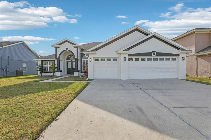 Image No.2-4 Bed House for sale