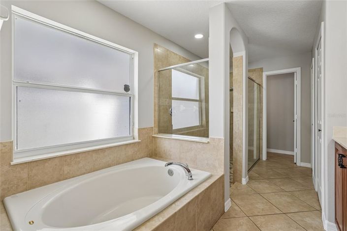 Image No.30-4 Bed House for sale