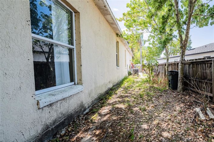 Image No.40-4 Bed House for sale