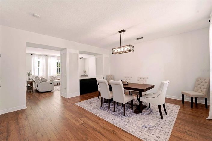 Image No.7-5 Bed House for sale