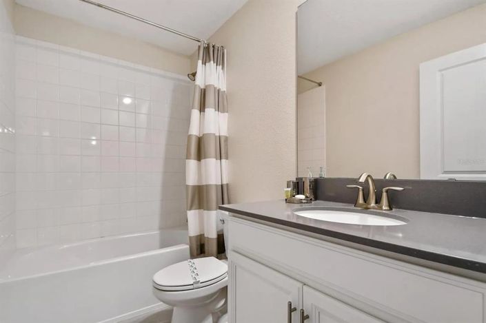 Image No.32-8 Bed House for sale